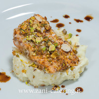 Secondo_Percorso-rivisitato_Trancetto-salmone-crosta-mandorle,-pistacchio,-crema,-soia_zani