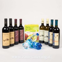 Benvenuto-tipico_I-drink-locali-con-vini-bianchi-e-rossi-valle-camonica_zani-catering